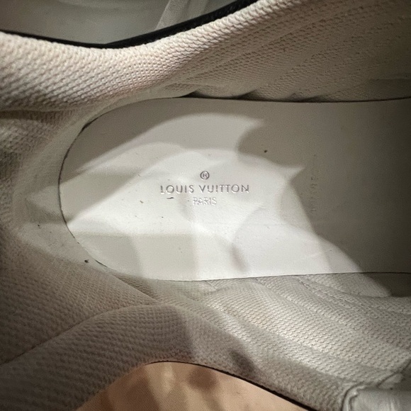 Louis Vuitton Women Archlight Trainer - Picture 6 of 11